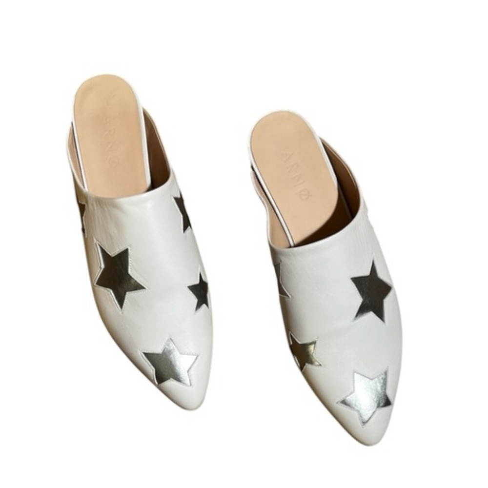 NWOT Arno Stella 5 Star Mules White and Silver Size 11, but fits too small.